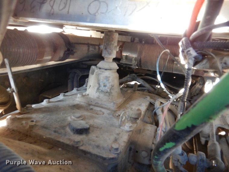 image for item DN2723 2005 Kenworth T800  semi truck