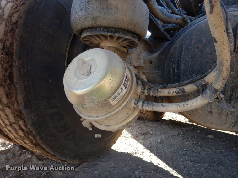 image for item DN2723 2005 Kenworth T800  semi truck