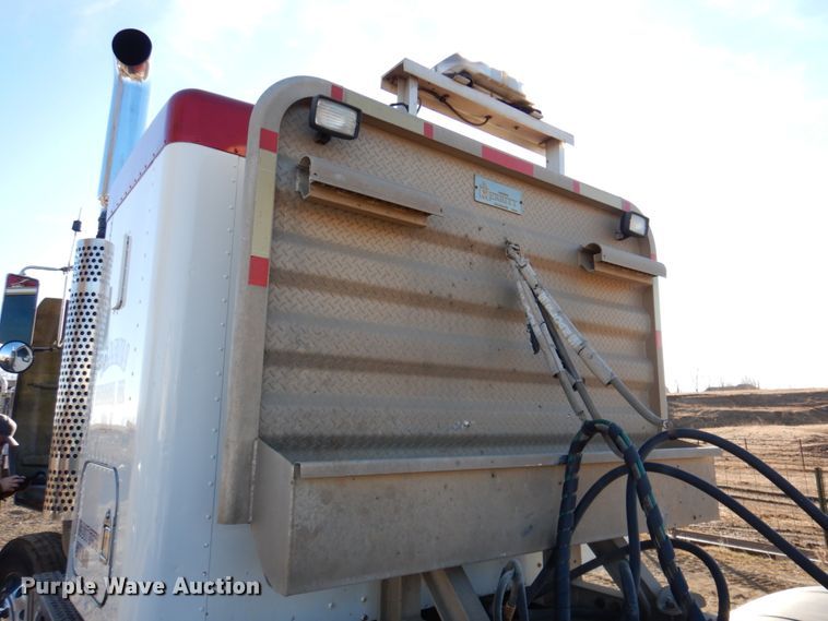 image for item DN2723 2005 Kenworth T800  semi truck