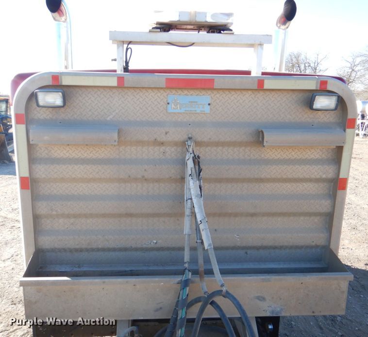 image for item DN2723 2005 Kenworth T800  semi truck