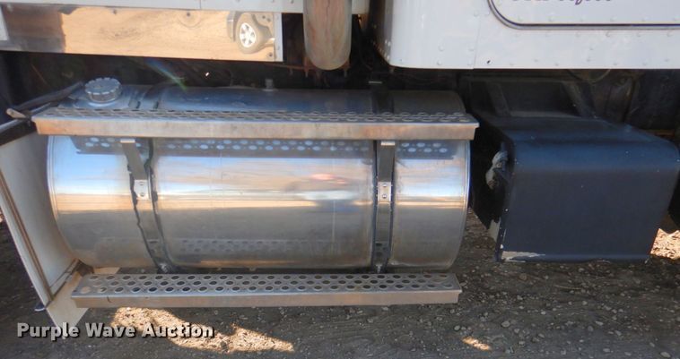 image for item DN2723 2005 Kenworth T800  semi truck