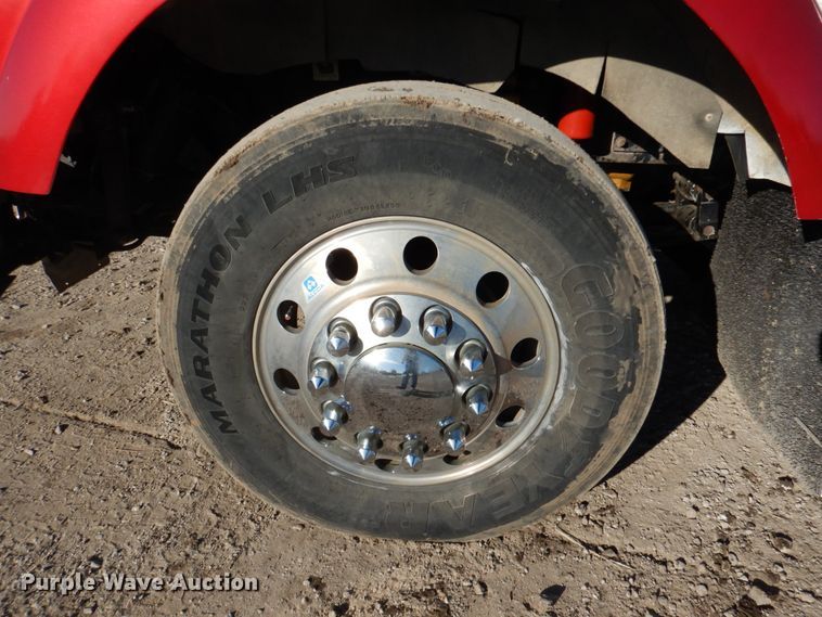 image for item DN2723 2005 Kenworth T800  semi truck