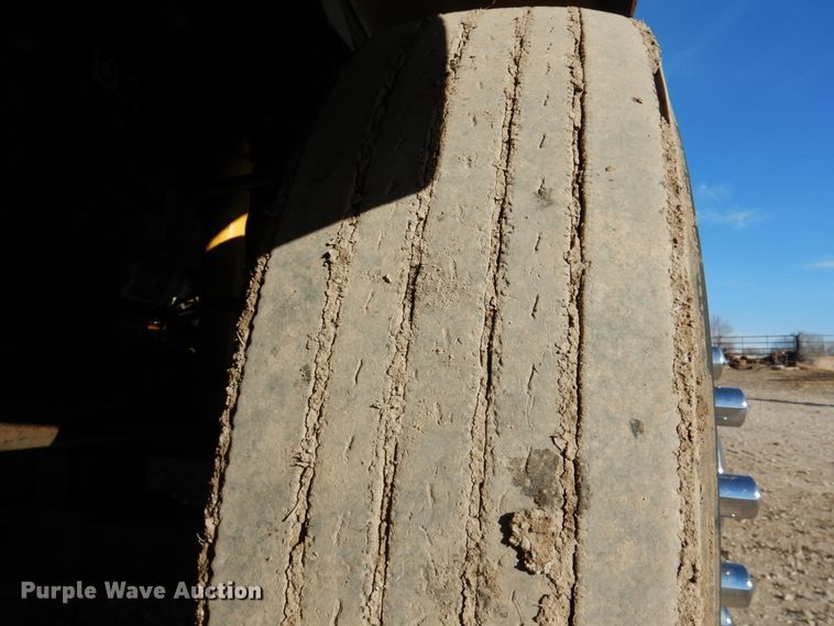 image for item DN2723 2005 Kenworth T800  semi truck