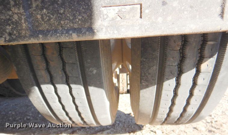 image for item DN2723 2005 Kenworth T800  semi truck