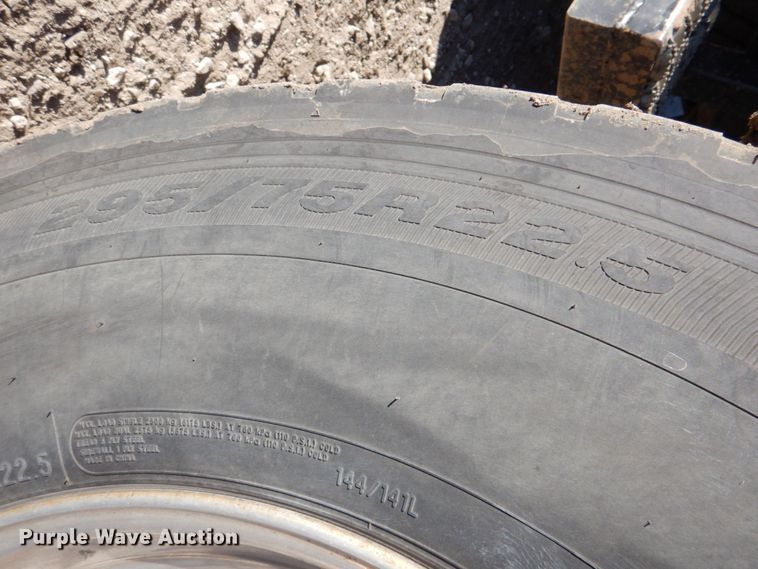 image for item DN2723 2005 Kenworth T800  semi truck