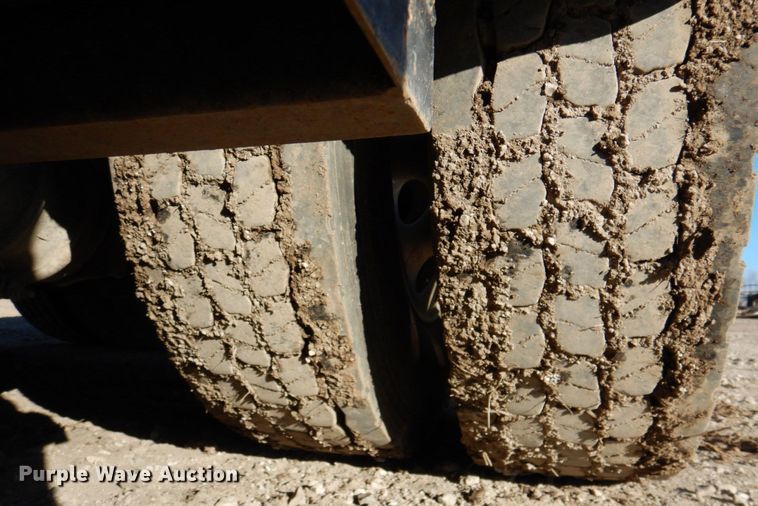 image for item DN2723 2005 Kenworth T800  semi truck