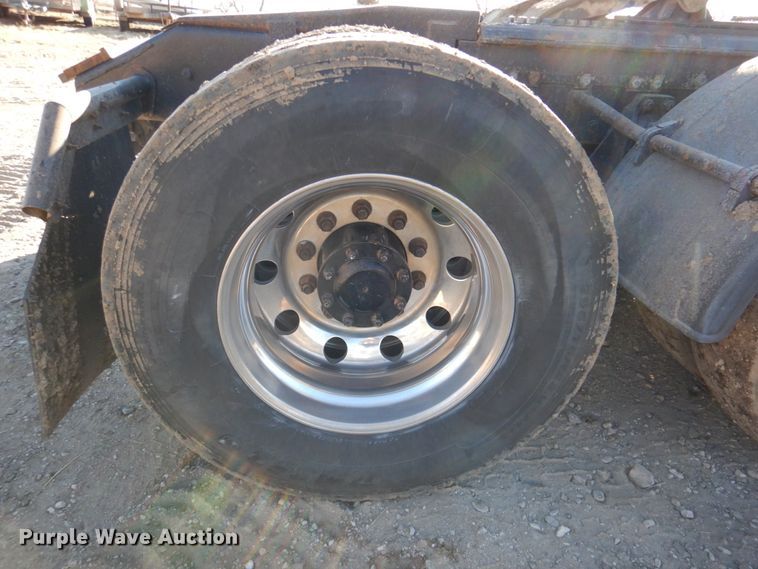 image for item DN2723 2005 Kenworth T800  semi truck