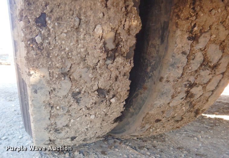 image for item DN2723 2005 Kenworth T800  semi truck