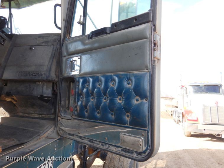 image for item DN2725 1995 Kenworth W900  dump truck