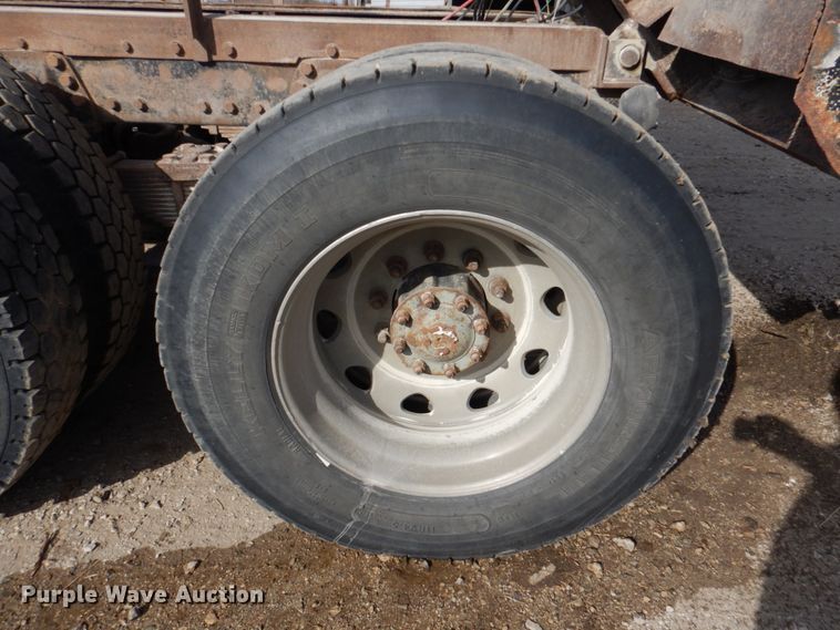 image for item DN2725 1995 Kenworth W900  dump truck