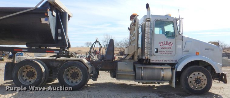 image for item DN2726 2003 Kenworth T800  semi truck