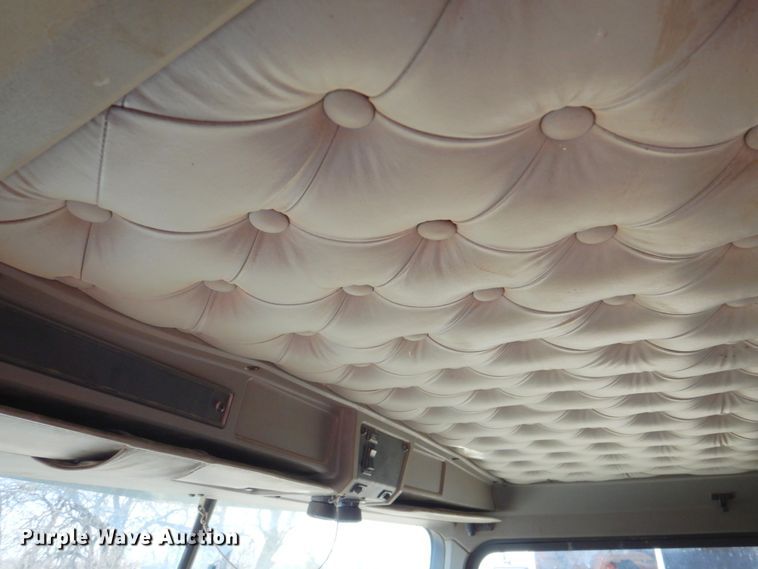 image for item DN2726 2003 Kenworth T800  semi truck