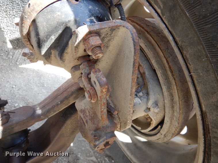 image for item DN2726 2003 Kenworth T800  semi truck