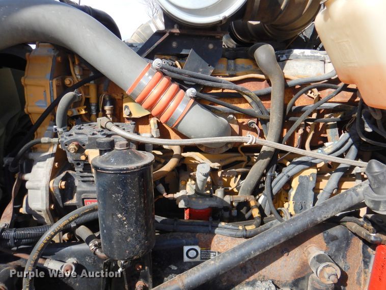 image for item DN2726 2003 Kenworth T800  semi truck