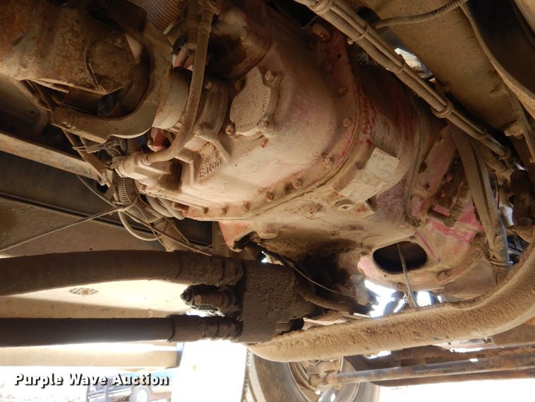 image for item DN2726 2003 Kenworth T800  semi truck