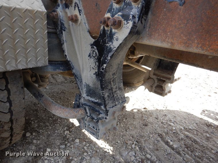 image for item DN2726 2003 Kenworth T800  semi truck