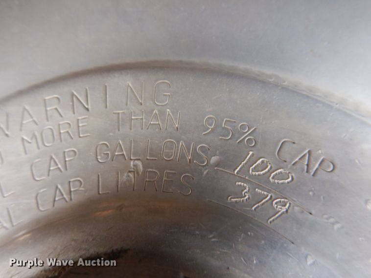 image for item DN2726 2003 Kenworth T800  semi truck