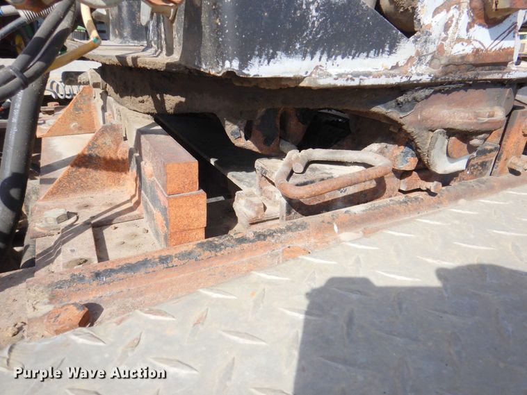 image for item DN2726 2003 Kenworth T800  semi truck