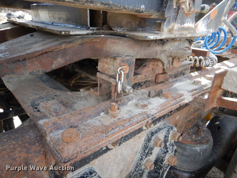 image for item DN2726 2003 Kenworth T800  semi truck