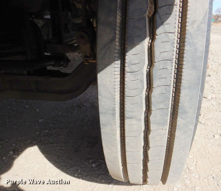 image for item DN2726 2003 Kenworth T800  semi truck