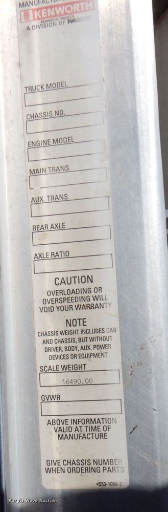 image for item DN2726 2003 Kenworth T800  semi truck
