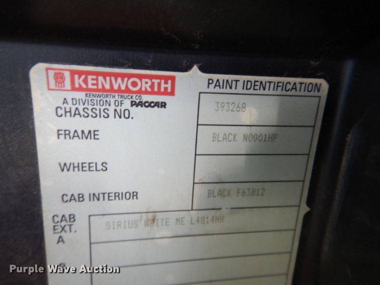 image for item DN2726 2003 Kenworth T800  semi truck