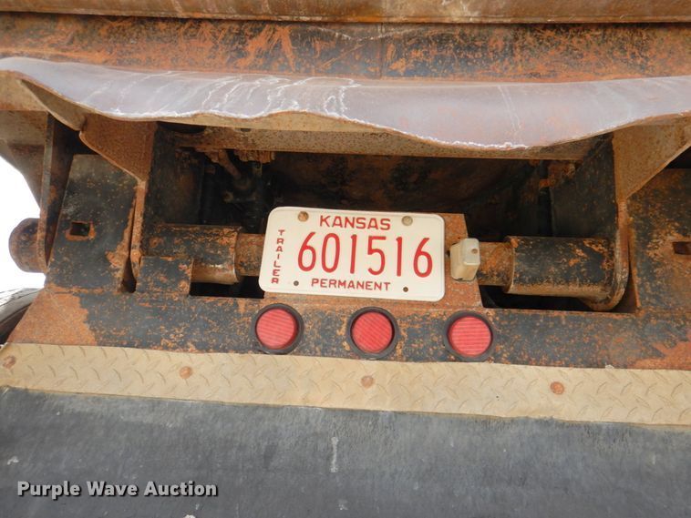 image for item DN2727 2000 Travis 2000  end dump trailer