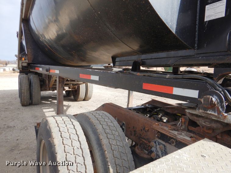image for item DN2727 2000 Travis 2000  end dump trailer