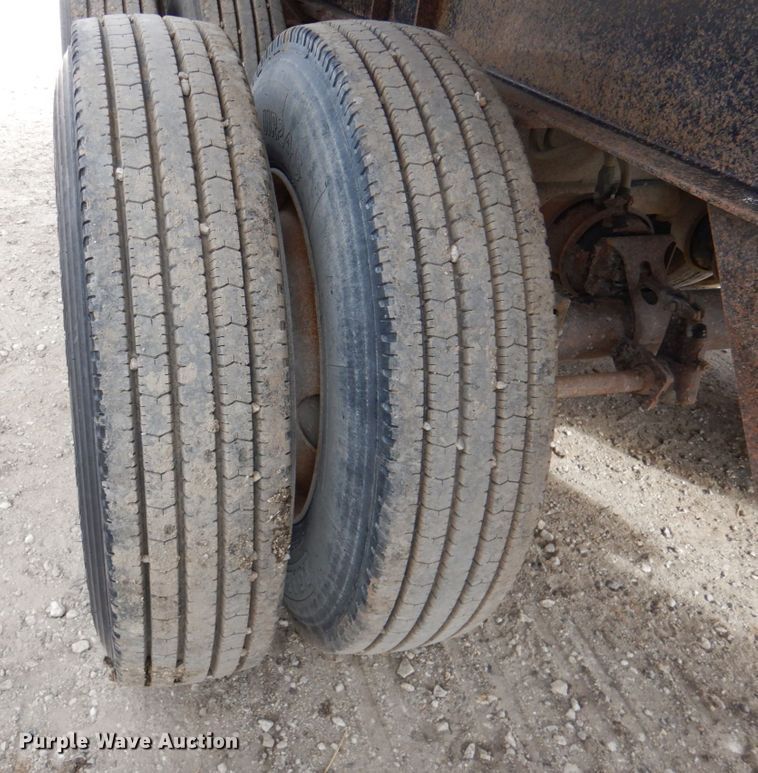 image for item DN2727 2000 Travis 2000  end dump trailer