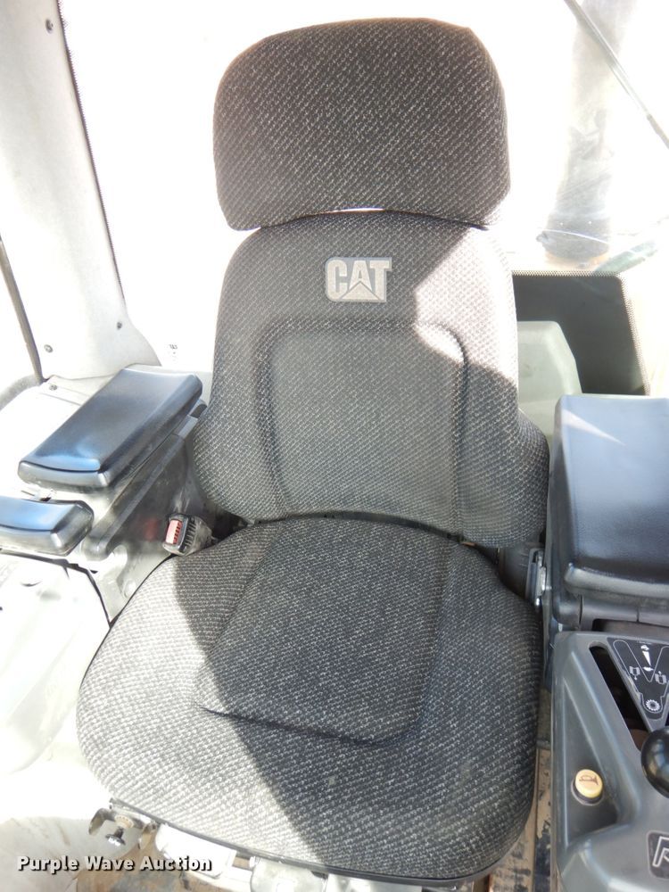 image for item DN2729 2007 Caterpillar 963D  track loader