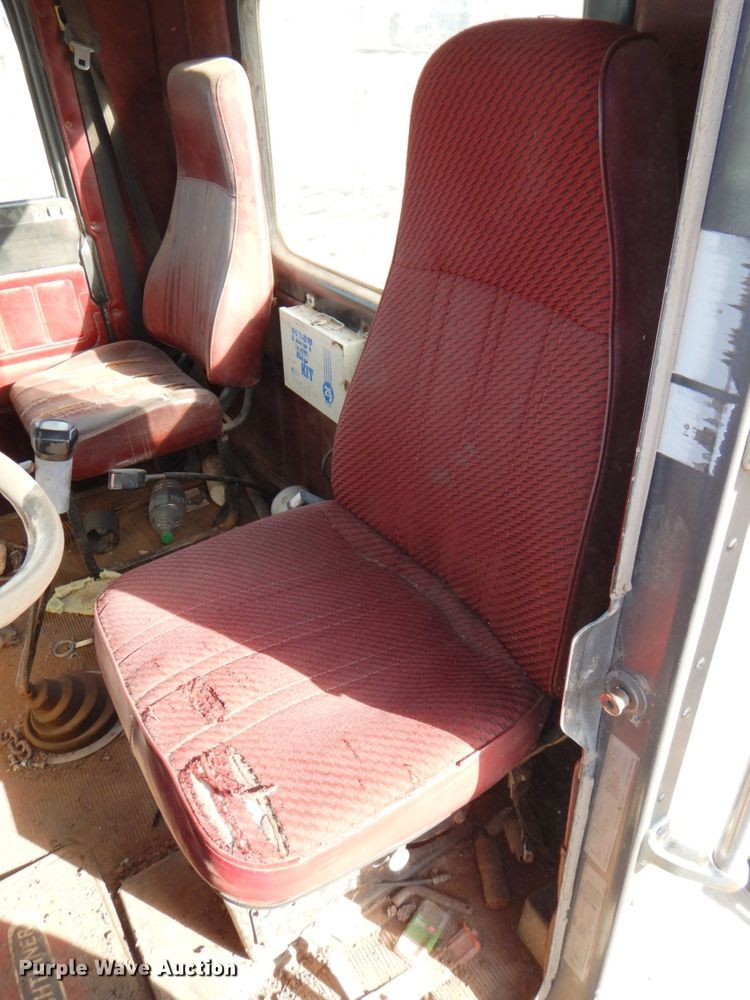 image for item DN2735 1993 Freightliner FLD120  truck cab and chassis