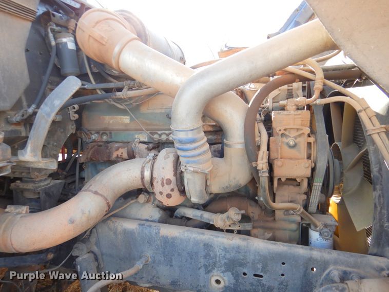 image for item DN2735 1993 Freightliner FLD120  truck cab and chassis