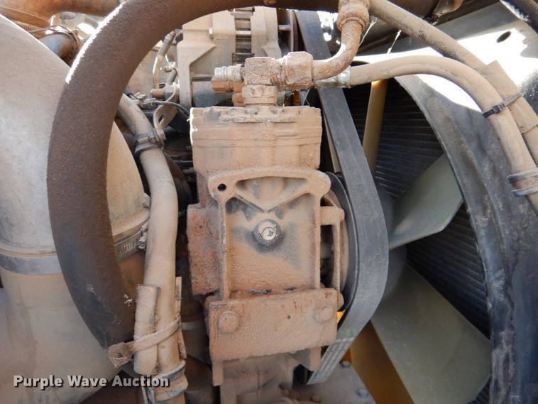 image for item DN2735 1993 Freightliner FLD120  truck cab and chassis