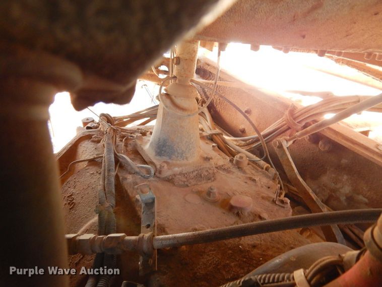 image for item DN2735 1993 Freightliner FLD120  truck cab and chassis