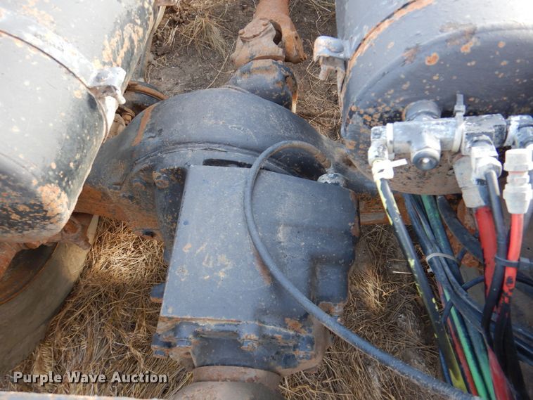 image for item DN2735 1993 Freightliner FLD120  truck cab and chassis