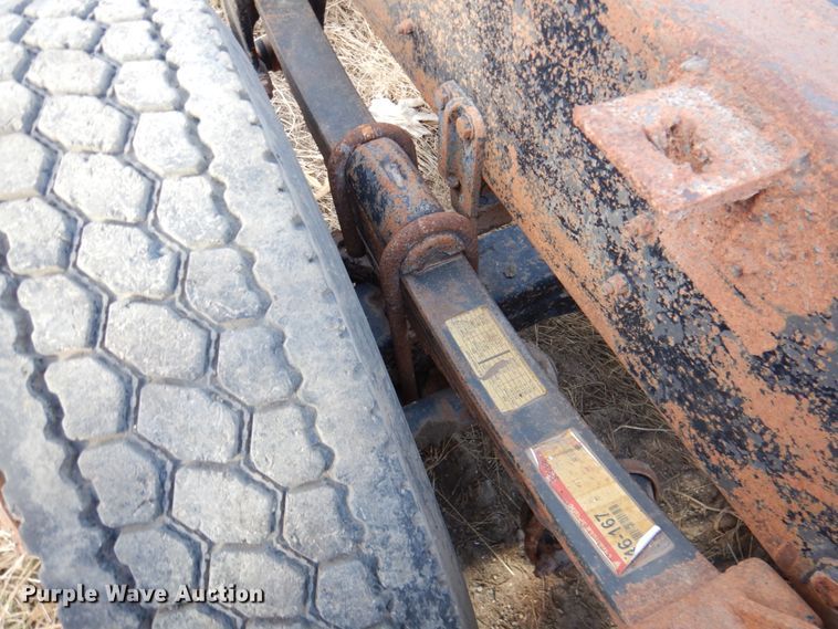 image for item DN2735 1993 Freightliner FLD120  truck cab and chassis