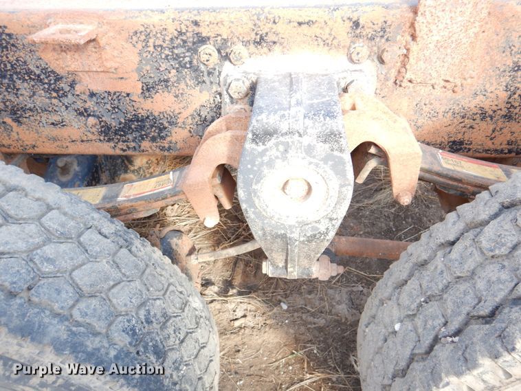 image for item DN2735 1993 Freightliner FLD120  truck cab and chassis