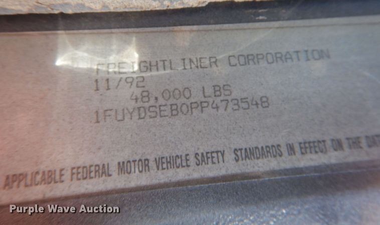 image for item DN2735 1993 Freightliner FLD120  truck cab and chassis