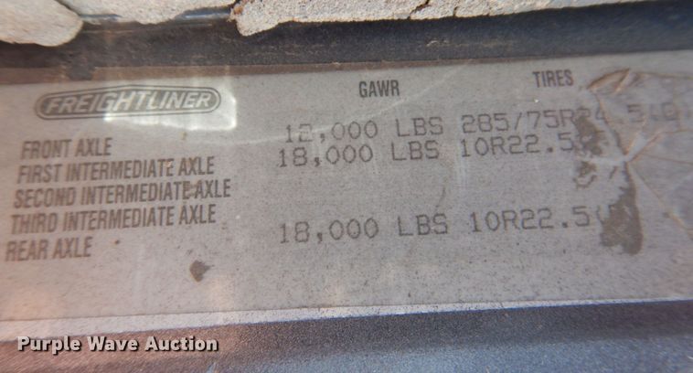 image for item DN2735 1993 Freightliner FLD120  truck cab and chassis