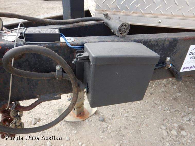 image for item DN2736 2016 Lark VT8.5X28TA  enclosed cargo trailer