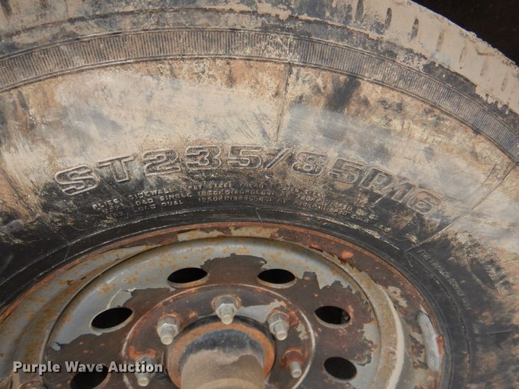 image for item DN2736 2016 Lark VT8.5X28TA  enclosed cargo trailer