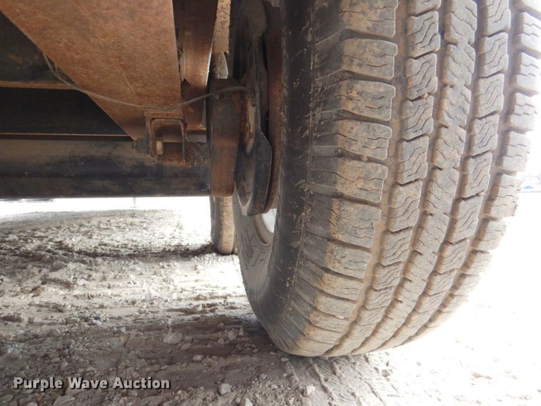 image for item DN2736 2016 Lark VT8.5X28TA  enclosed cargo trailer