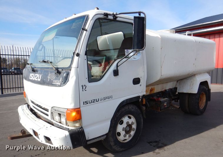 image for item DN7254 1995 Isuzu NPR  tank truck