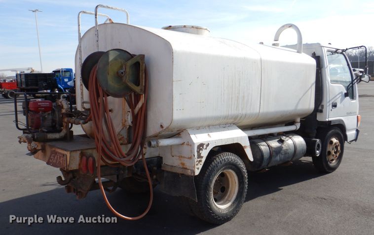 image for item DN7254 1995 Isuzu NPR  tank truck
