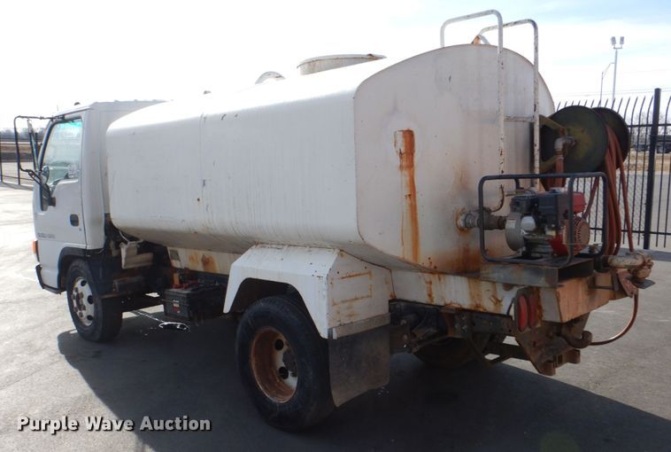 image for item DN7254 1995 Isuzu NPR  tank truck