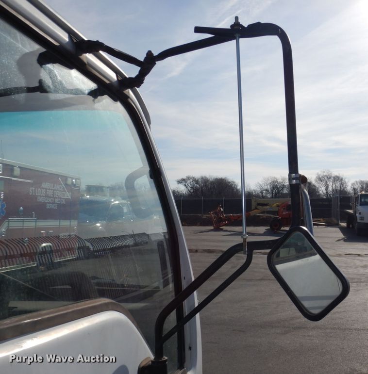 image for item DN7254 1995 Isuzu NPR  tank truck