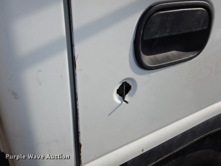 image for item DN7254 1995 Isuzu NPR  tank truck