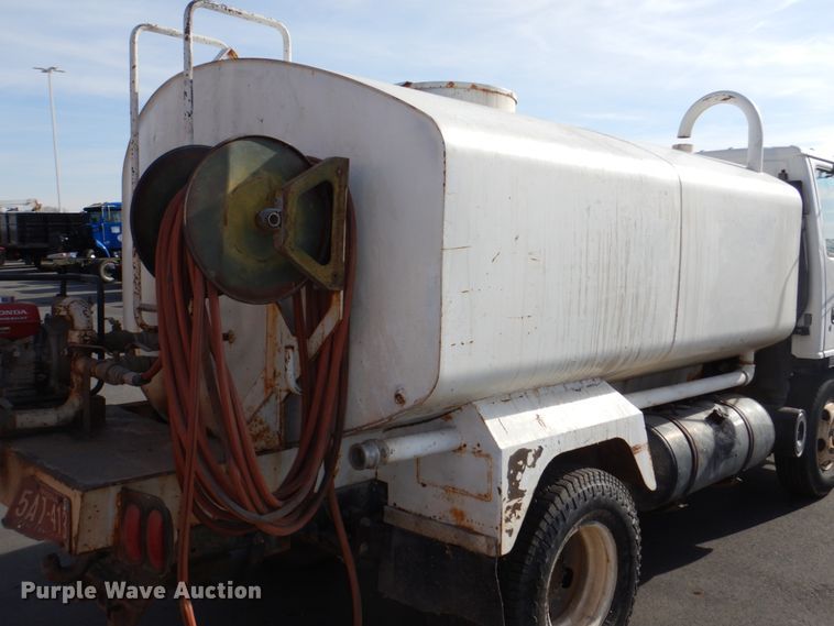 image for item DN7254 1995 Isuzu NPR  tank truck