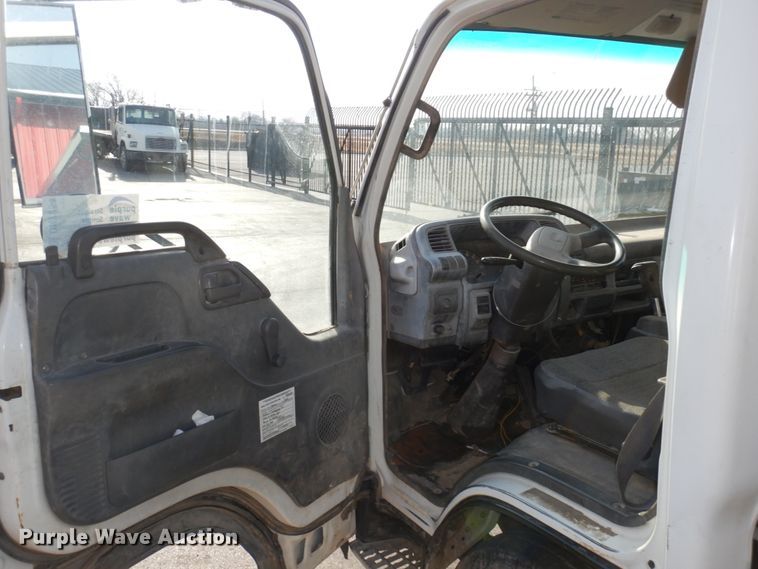 image for item DN7254 1995 Isuzu NPR  tank truck