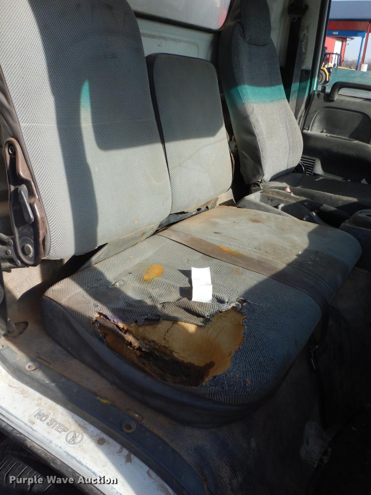 image for item DN7254 1995 Isuzu NPR  tank truck